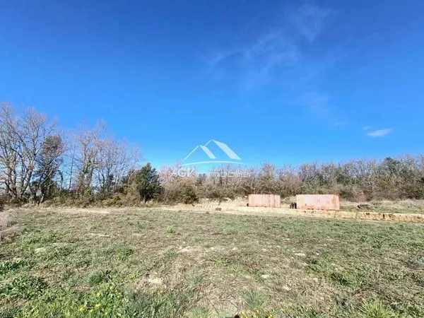 Terrain 2004 m²