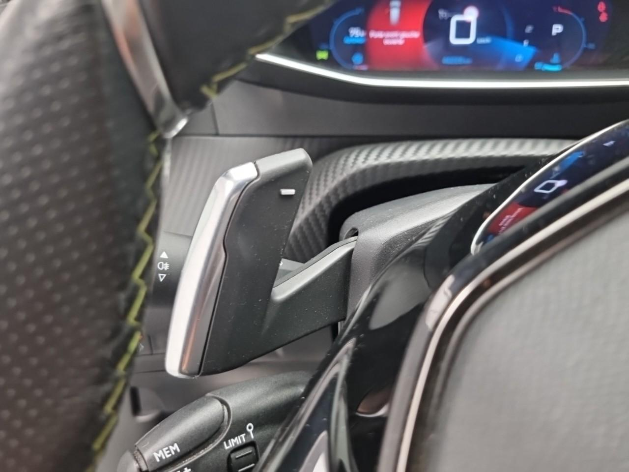 Peugeot 2008 puretech 130 s&s eat8 gt — photo 28
