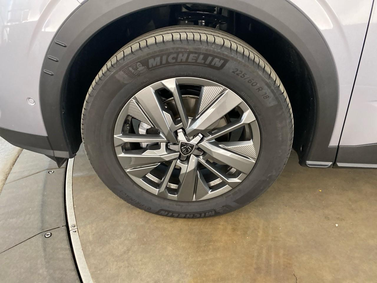 Peugeot 5008 hybrid 145 ch e-dcs6 allure — photo 11