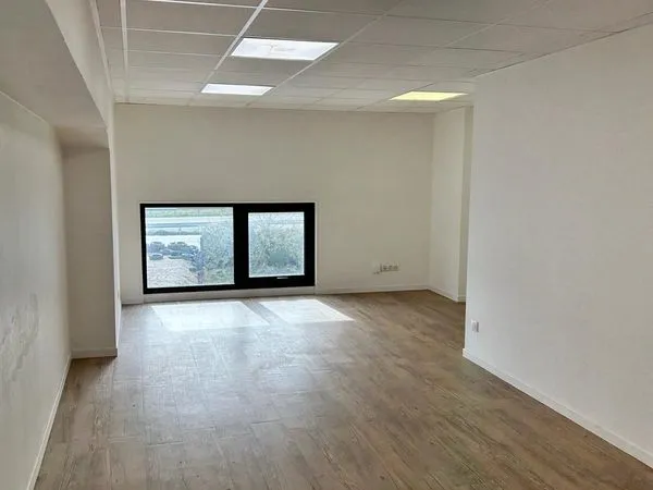 Local professionnel Seynod Annecy 25m2