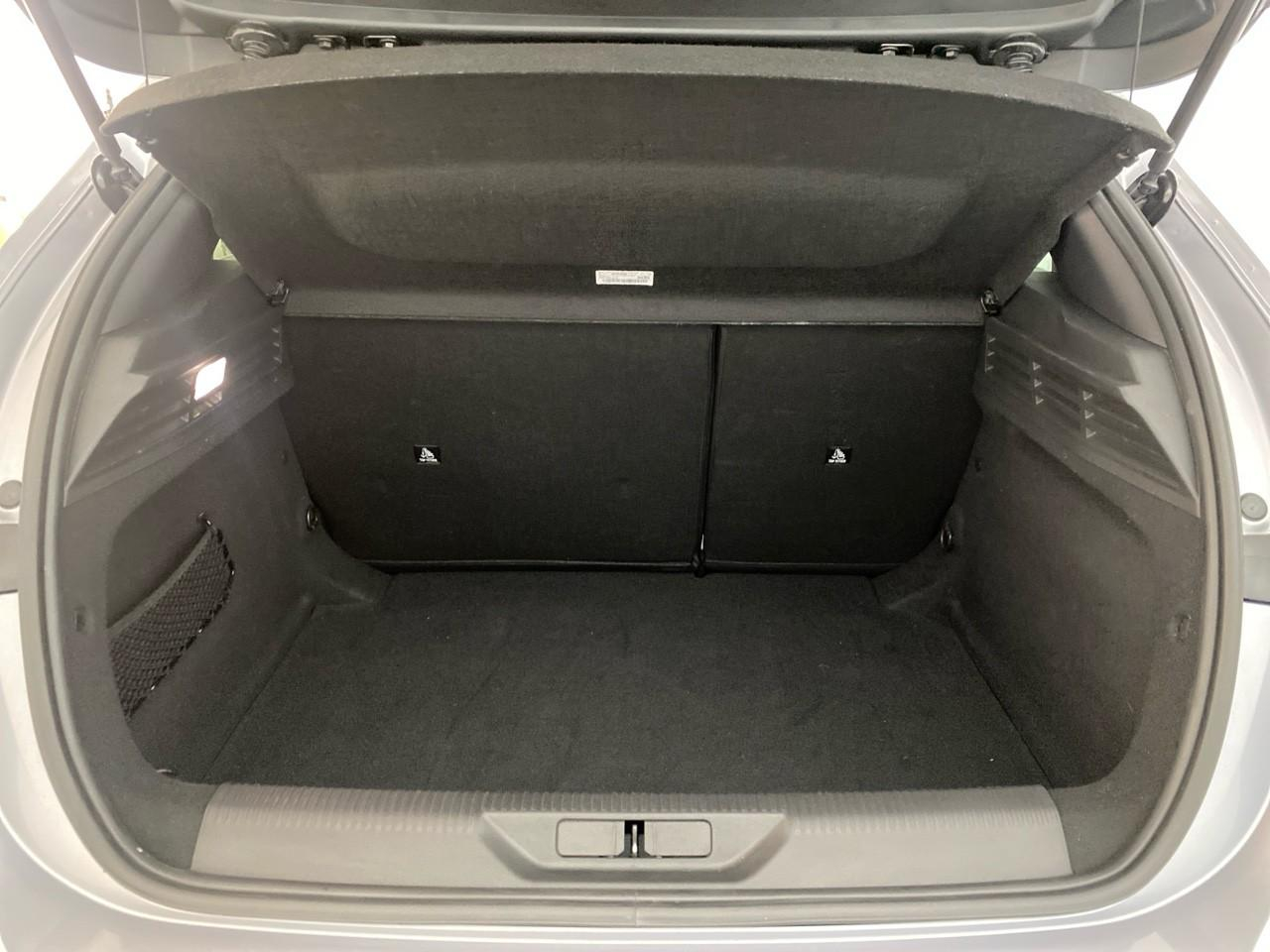 Peugeot 308 hybrid 145 e-dcs6 allure — photo 6