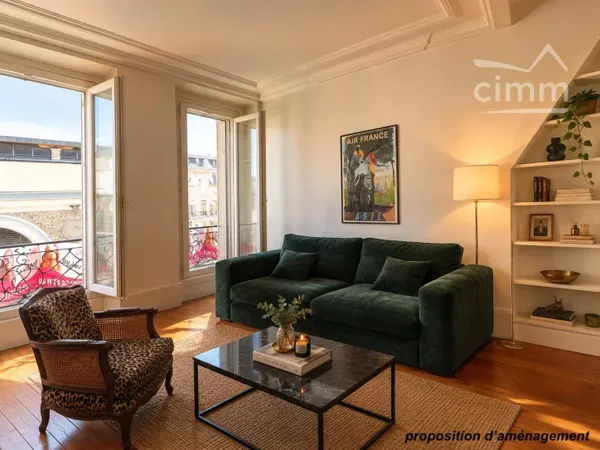 Charme et soleil pour ce T2 dans bel immeuble du 18 ème siècle