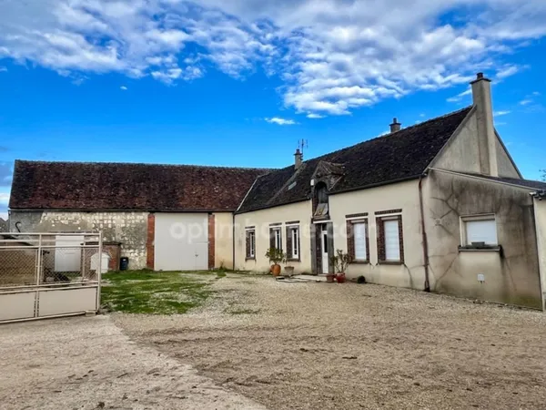 BRAY SUR SEINE (77) corps de ferme avec gros potentiel d'aménagement