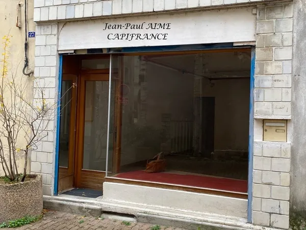 Maison de ville avec local commercial - 116 m² habitables - Pont-Saint-Esprit centre
