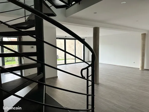 Maison Custines centre