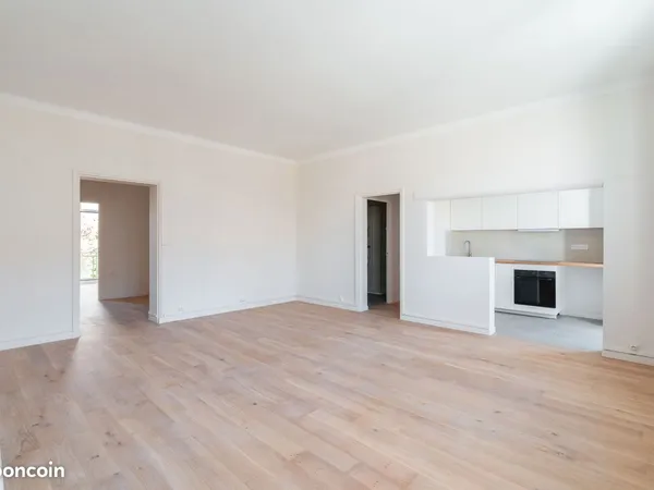 Appartement T3 rénové - 75 m² - Marseille 7e
