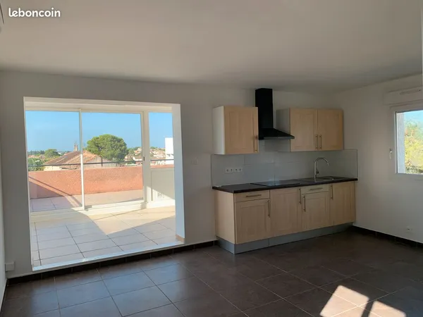 Appartement 2 pièces - 61 m² - étage 2/2