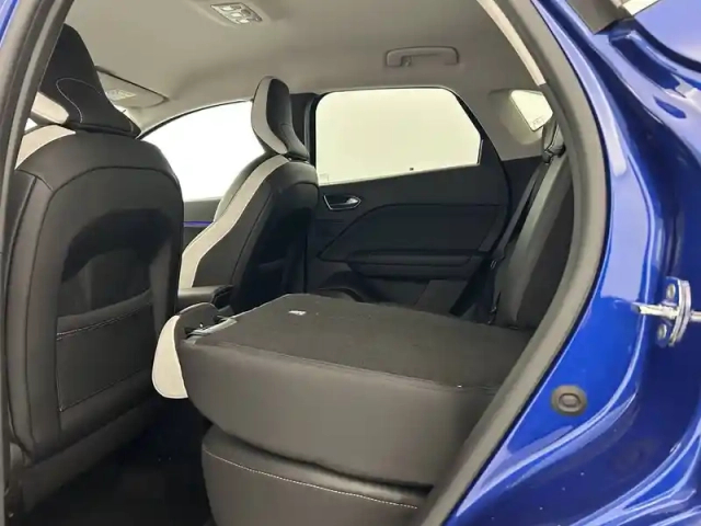 Renault Captur blue dci 115 edc — photo 38