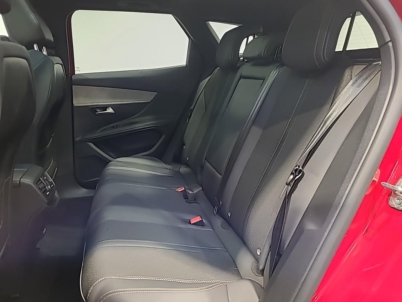 Peugeot 3008 puretech 130ch s&s eat8 gt — photo 13
