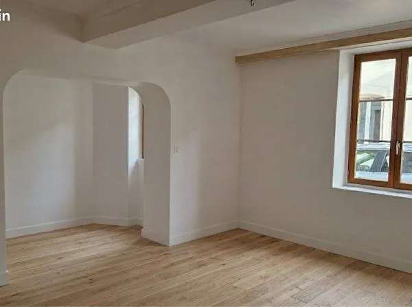 Chambre à louer Poligny maison rénovée avec terrasse