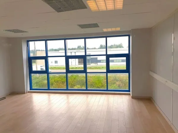 Bureau 230 m²