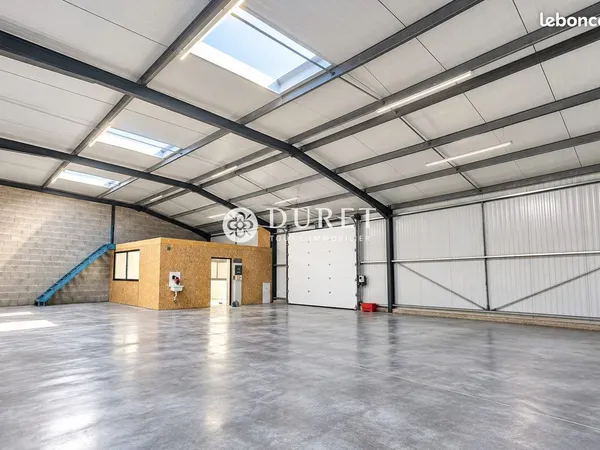 Local 170 m² Montaigu-Vendée