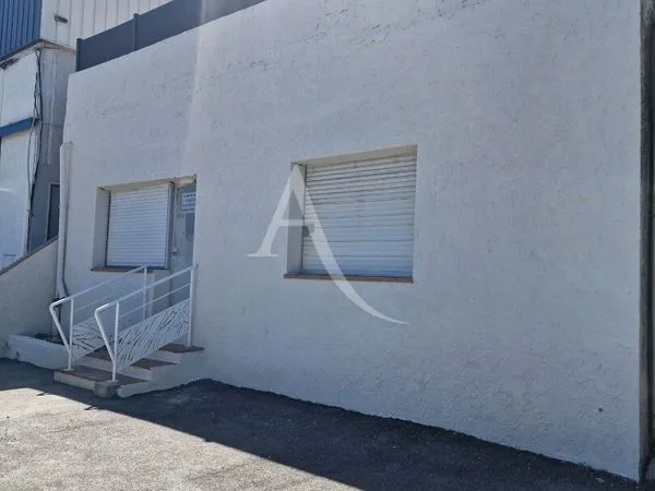 Local commercial 150 m² SOLLIES VILLE