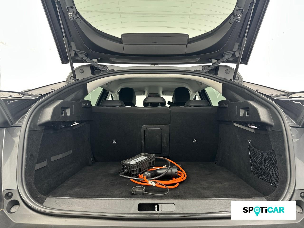 Peugeot 408 phev 225ch allure pack e-eat8 — photo 6