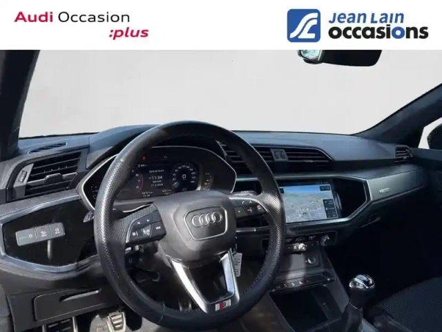 Audi Q3 35 tfsi 150 ch — photo 31