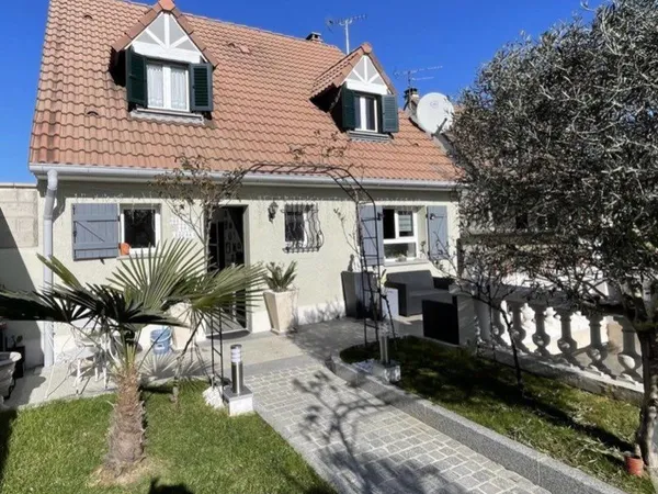 Achat maison 6 pièces 126 m² 78500 Sartrouville (Les Champs Thiboux) 595 000 4 722 /m² Honoraires à 