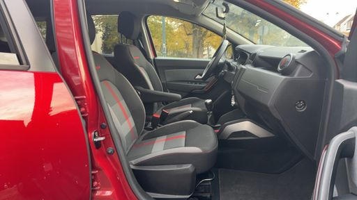 Dacia Duster 1.3 TCe 130 4X2 - Techroad – 2019 – 64670 km – Essence – Boîte Manuelle — photo 9