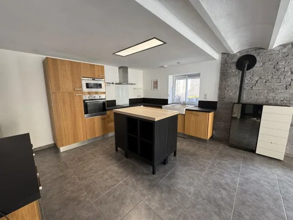 Spacieuse maison familiale 5 chambres avec terrasse Proche gare et écoles Le Coteau