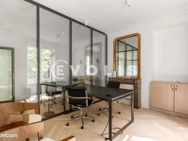 Bureaux 290 m²