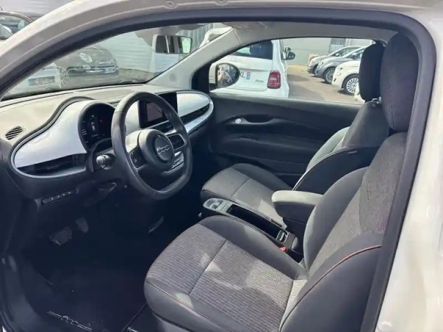 Fiat 500 e 95ch icône berline 23.8 kwh — photo 12