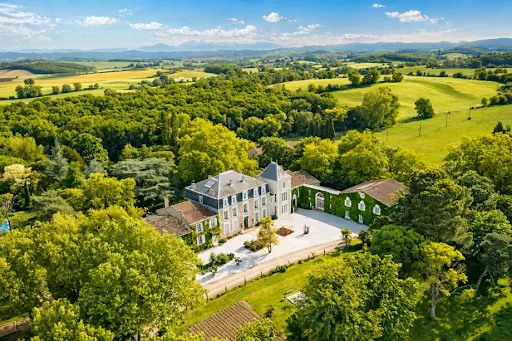 Château 1946 m²