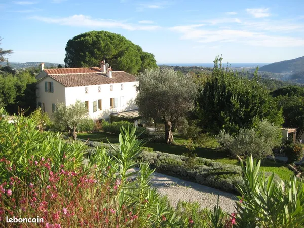 Bastide authentique rénovée situation rare