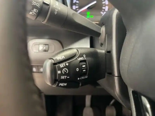 Toyota Proace city verso medium 1.5 100 d-4d design rc23 — photo 13