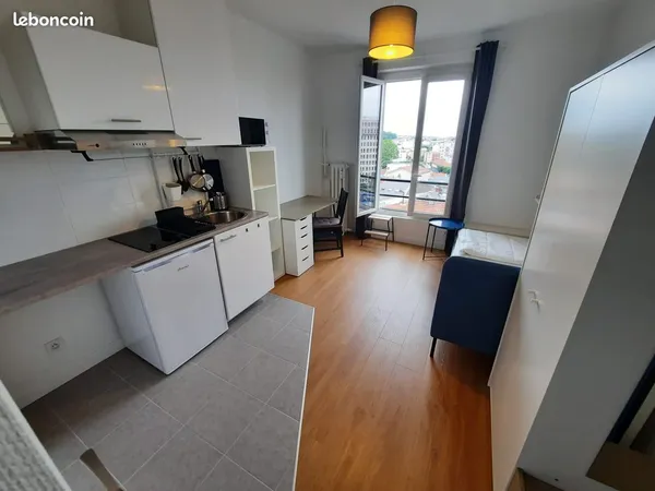 Studio meublé 15m2 face au métro Croix de Chavaux, disponible 20oct