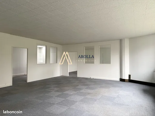 Bureaux 138 m² Archamps