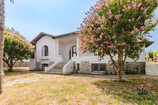 Maison 6 pièces 260 m²