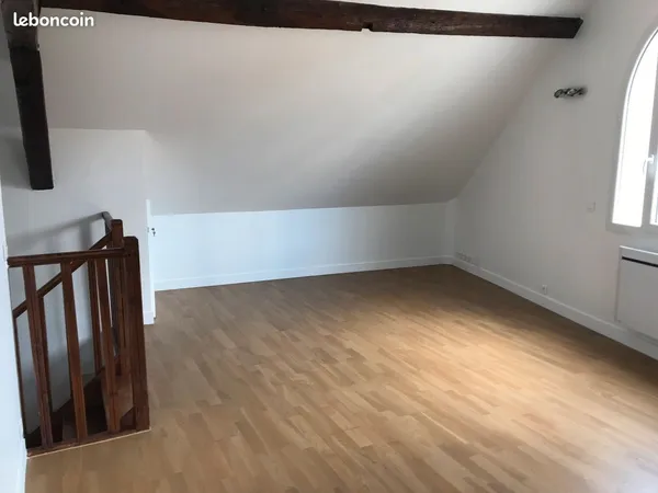 Grand f2 en duplex, centre ville