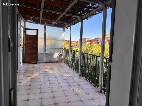 Appartement T3 65m² - Terrasse - Parking - Centre-ville L'Isle-sur-la-Sorgue