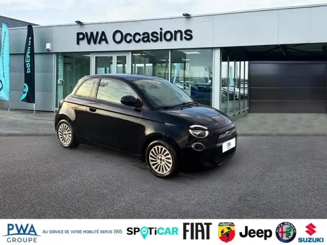 Fiat 500 e 118ch (red) my25 — photo 3