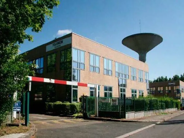 Local d'activité 808 m²