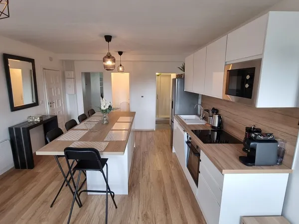 Superbe et Lumineuse Colocation T4 - Quartier Mermoz- 1 Chambre Libre !