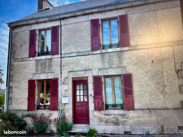 Maison de village entièrement rénovée à louer