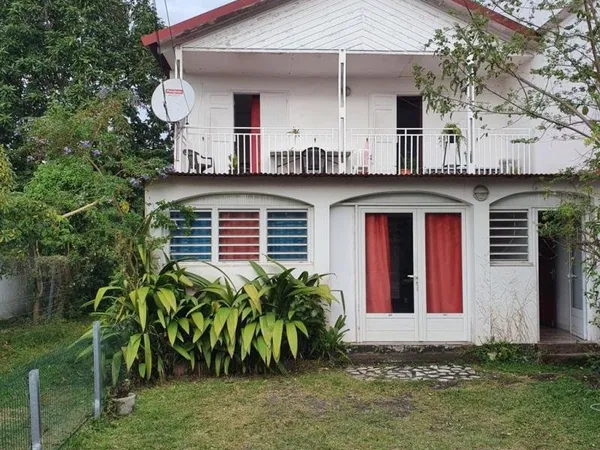 À vendre - Ensemble immobilier a Saint - Andre avec fort potentiel locatif