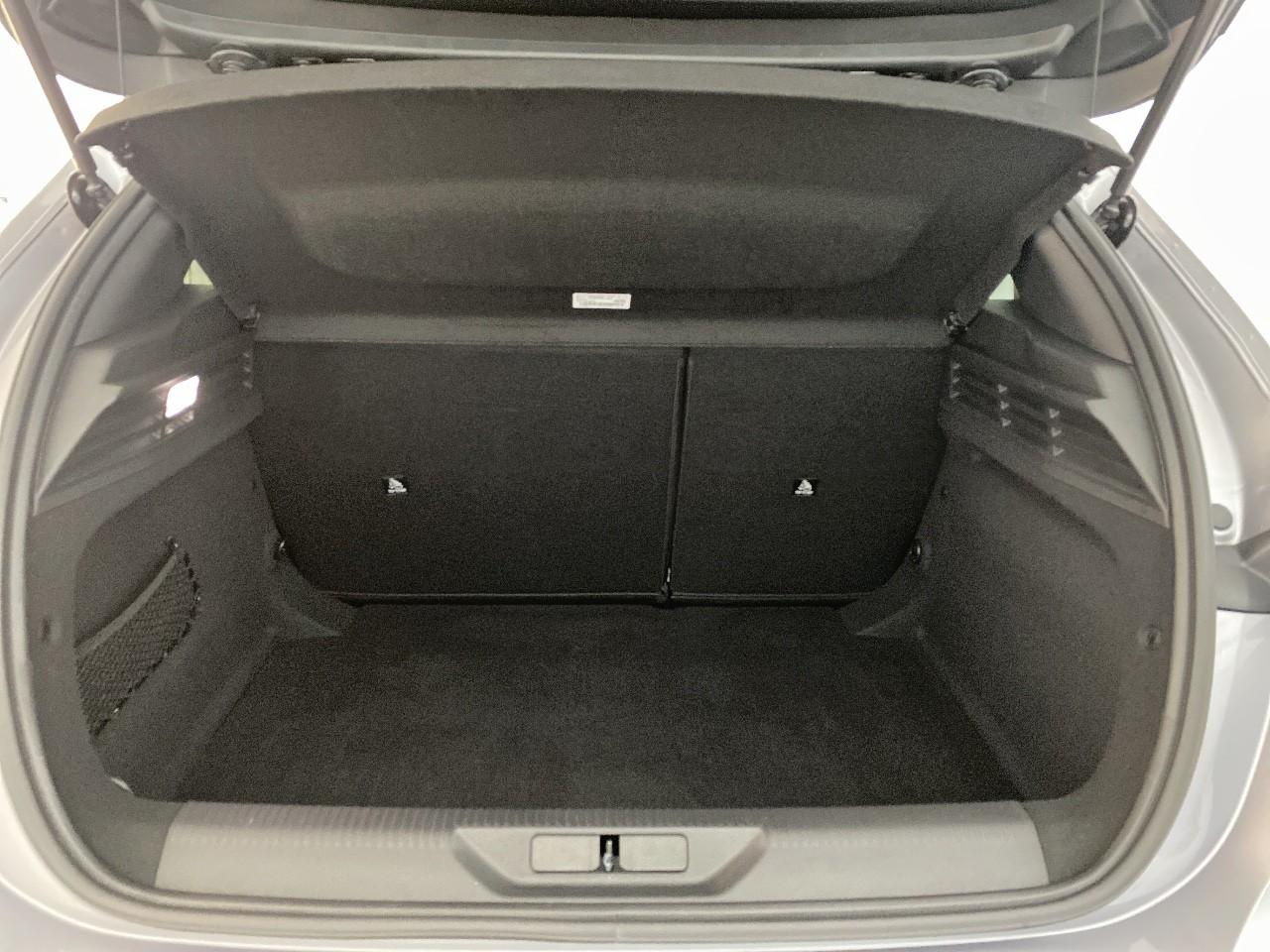 Peugeot 308 hybrid 145 e-dcs6 allure — photo 6