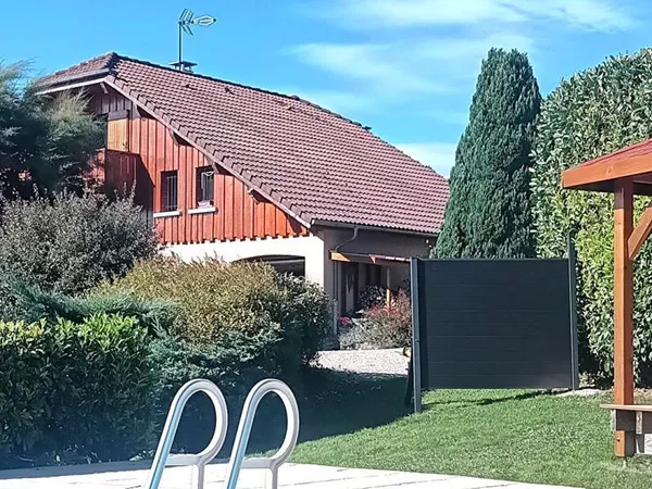 Vue exceptionnelle & esprit chalet : villa atypique à AROMAS