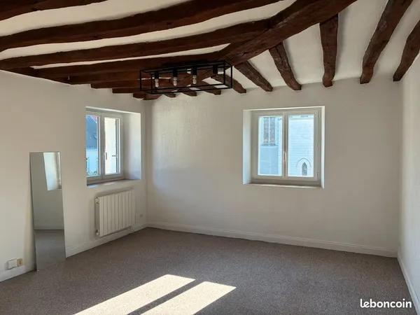 Location studio vide