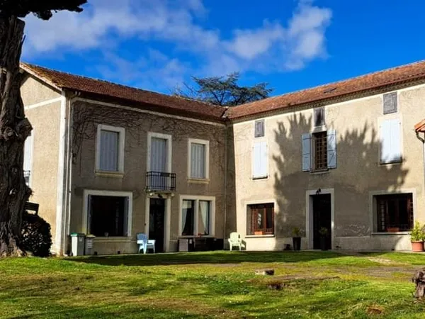 Maison 4 pièces 379 m²
