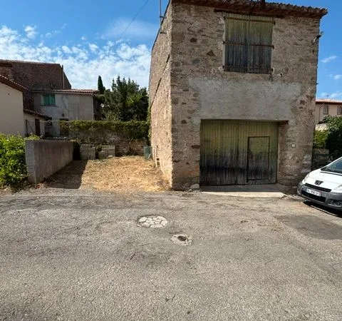 Remise agricole en pierre avec terrain