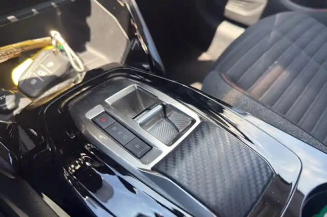 Peugeot 208 electrique 50 kwh 136ch — photo 20