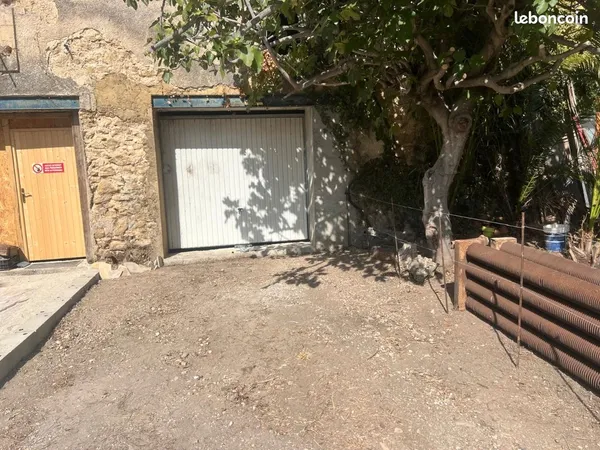 Location Entrepot local stockage place parking