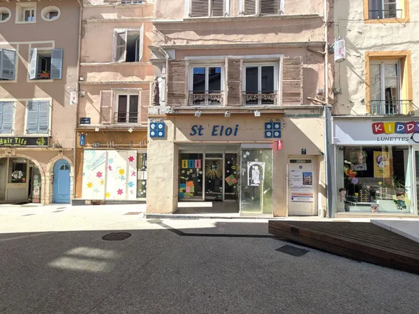 Local commercial 193 m²