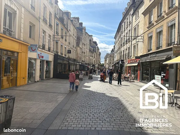 Studio 1 pièce 14 m²