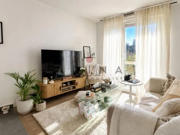 Appartement de Deux Pièces avec Balcon