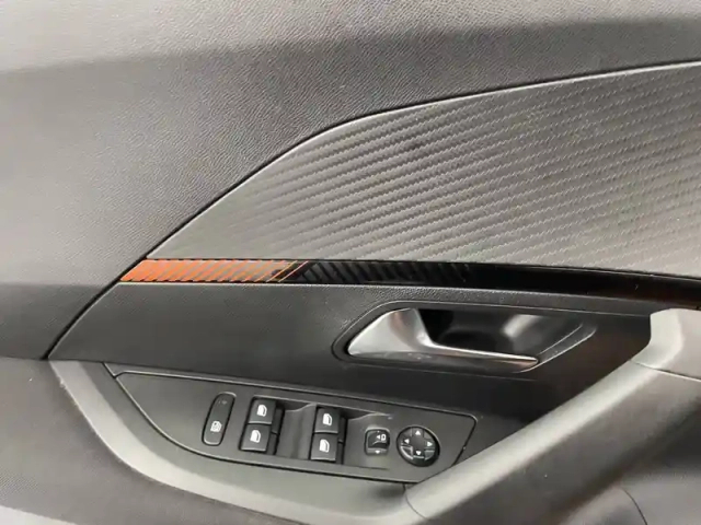 Peugeot 2008 puretech 100 s&amp;s bvm6 — photo 32