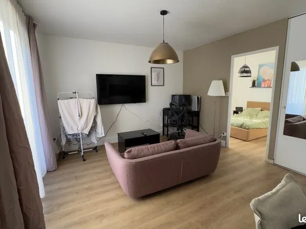 T2 meublé et rénové avec balcon et parking privé - HASNON