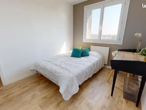 Chambre 5 pièces 61 m²
